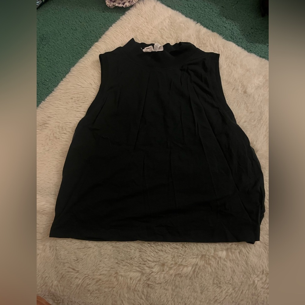 Lululemon muscle tank